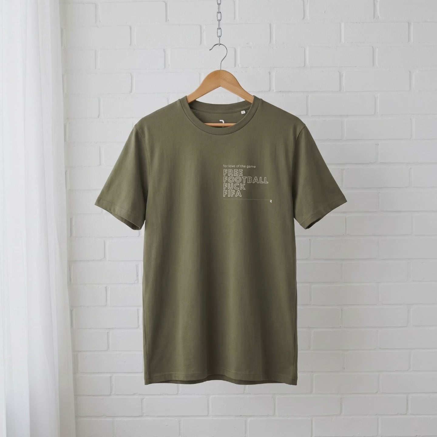 "Free Football, fuck FIFA" // unisex message T-Shirt // 100% Bio-Baumwolle